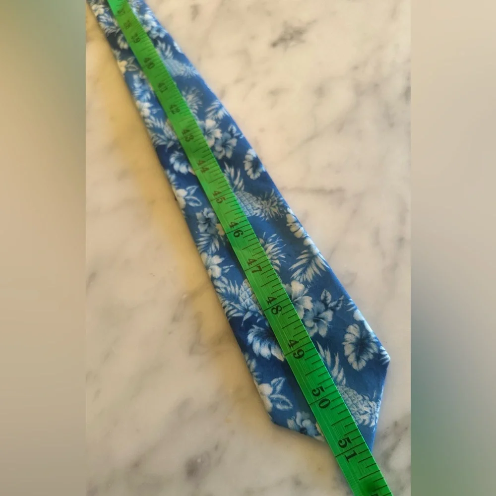 Lord & Taylor Blue Floral Hawaiian Neck Tie - Youth